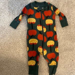 Hanna Andersson zippered onesie. 0-3 months